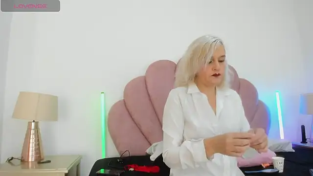 CarolinaGlamour online show from 04-21-26, 06:44