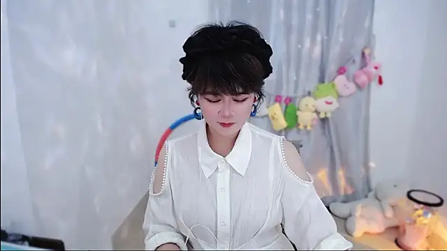 Fan ting online show from 10-26-25, 03:01