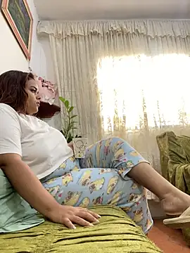 Evabigass online show from 04-17-26, 12:30