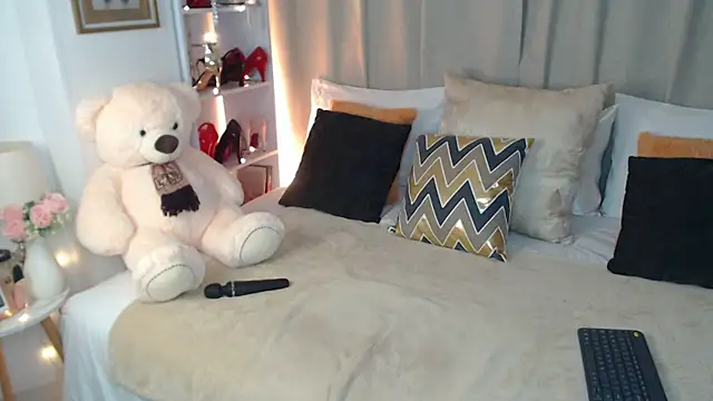 AnnaRouge online show from 04-02-26, 01:36