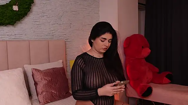 RachelSwaan online show from 01-21-25, 07:04