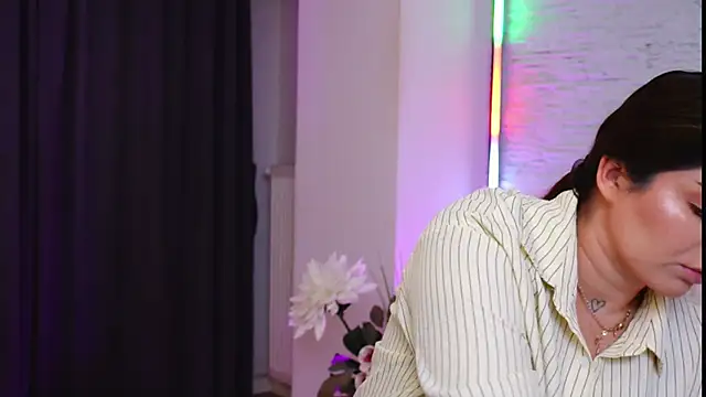 RachelSwaan online show from 03-17-26, 06:17