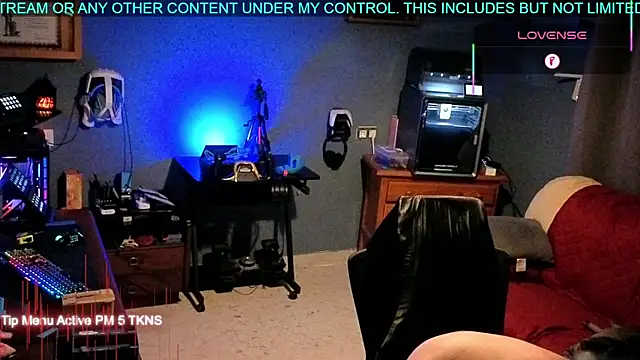 Snapshot of Pilot_Dave_69 chatting on 10-05-25, 06:23 Pilot Dave 69 online show from 10-05-25, 06:23