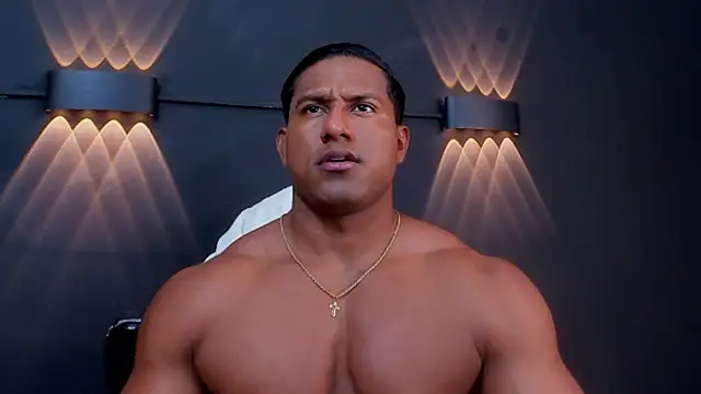 Snapshot of CallumMuscle chatting on 12-11-24, 01:28 CallumMuscle online show from 12-11-24, 01:28