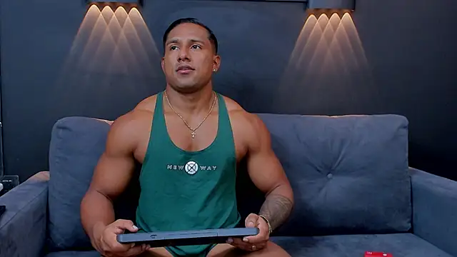 Snapshot of CallumMuscle chatting on 01-26-25, 04:20 CallumMuscle online show from 01-26-25, 04:20