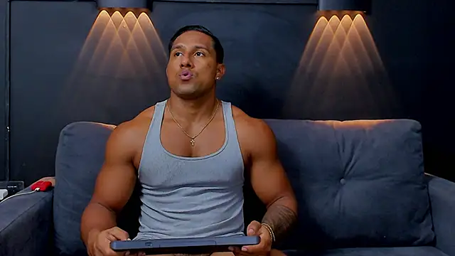 Snapshot of CallumMuscle chatting on 02-01-25, 01:44 CallumMuscle online show from 02-01-25, 01:44