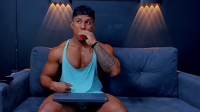 Snapshot of CallumMuscle chatting on 02-10-25, 04:30 CallumMuscle online show from 02-10-25, 04:30