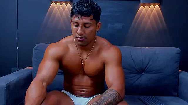 Snapshot of CallumMuscle chatting on 03-04-25, 02:32 CallumMuscle online show from 03-04-25, 02:32