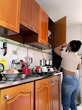 evafoxs online show from 11-14-25, 05:11