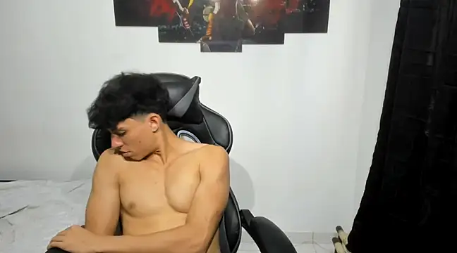 Snapshot of enzo_sloran chatting on 02-18-25, 04:16 enzo sloran online show from 02-18-25, 04:16