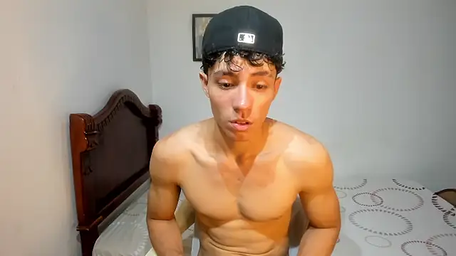 Snapshot of enzo_sloran chatting on 09-11-25, 04:18 enzo sloran online show from 09-11-25, 04:18