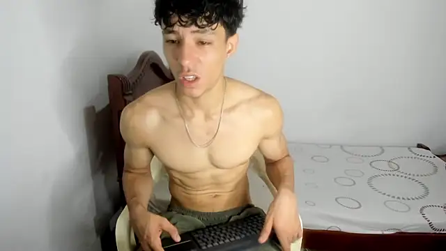 Snapshot of enzo_sloran chatting on 09-16-25, 02:40 enzo sloran online show from 09-16-25, 02:40