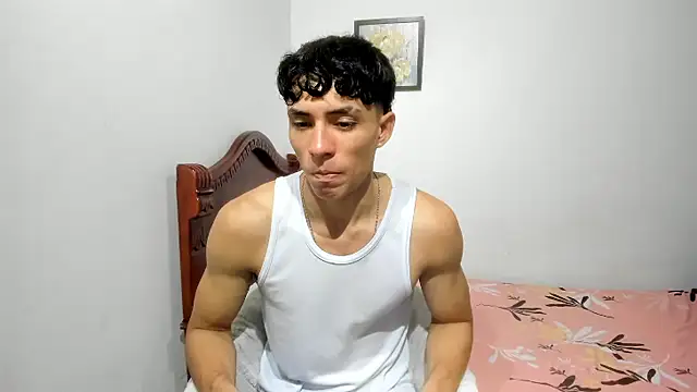 Snapshot of enzo_sloran chatting on 10-13-25, 03:34 enzo sloran online show from 10-13-25, 03:34