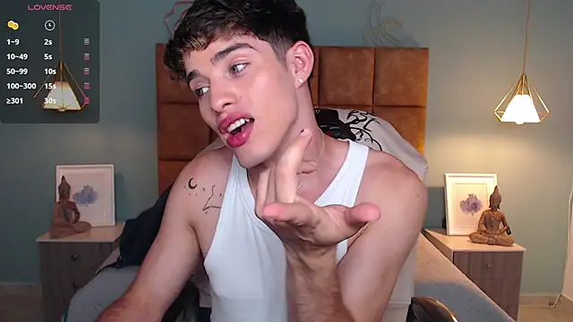 Snapshot of AlejooTwink chatting on 12-30-24, 09:50 AlejooTwink online show from 12-30-24, 09:50
