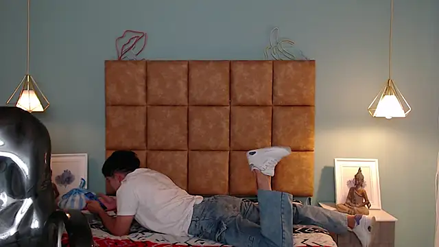 Snapshot of AlejooTwink chatting on 01-15-25, 08:26 AlejooTwink online show from 01-15-25, 08:26