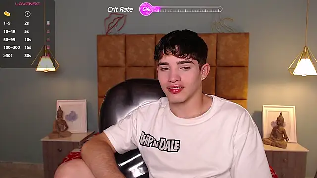 Snapshot of AlejooTwink chatting on 01-17-25, 08:44 AlejooTwink online show from 01-17-25, 08:44