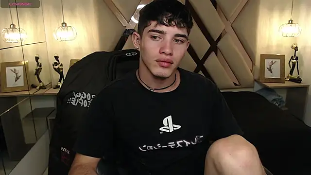 Snapshot of AlejooTwink chatting on 02-05-25, 03:31 AlejooTwink online show from 02-05-25, 03:31