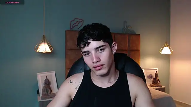 Snapshot of AlejooTwink chatting on 02-13-25, 08:55 AlejooTwink online show from 02-13-25, 08:55