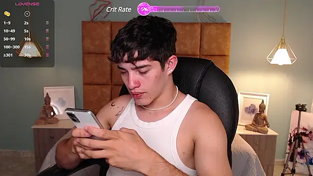 Snapshot of AlejooTwink chatting on 02-28-25, 06:41 AlejooTwink online show from 02-28-25, 06:41