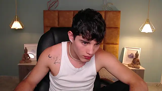 Snapshot of AlejooTwink chatting on 03-01-25, 12:50 AlejooTwink online show from 03-01-25, 12:50