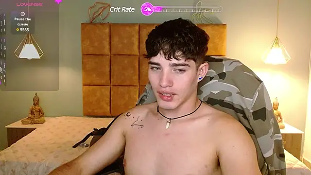 Snapshot of AlejooTwink chatting on 03-20-25, 10:07 AlejooTwink online show from 03-20-25, 10:07
