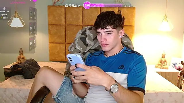 Snapshot of AlejooTwink chatting on 03-21-25, 01:13 AlejooTwink online show from 03-21-25, 01:13