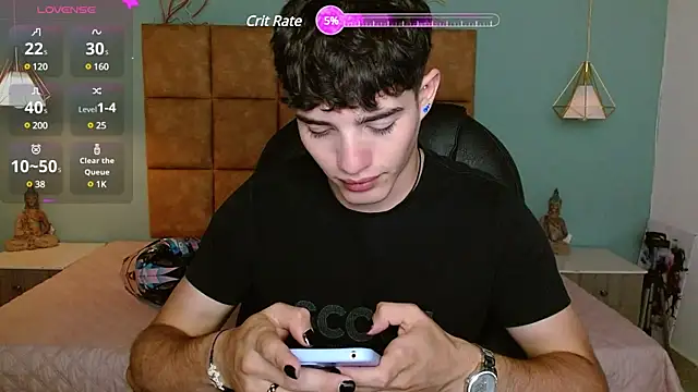 Snapshot of AlejooTwink chatting on 03-22-25, 06:25 AlejooTwink online show from 03-22-25, 06:25