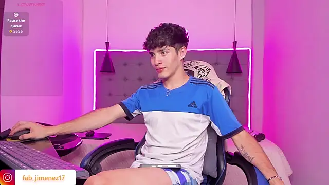 AlejooTwink online show from 04-12-26, 01:49