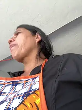 Snapshot of siri_duque chatting on 05-05-26, 04:37 siri duque online show from 05-05-26, 04:37