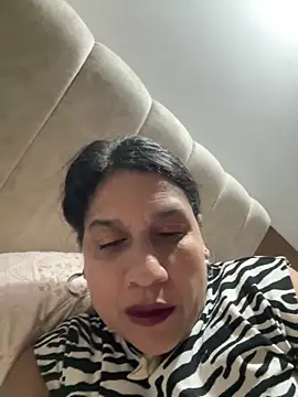 Snapshot of siri_duque chatting on 05-11-26, 12:38 siri duque online show from 05-11-26, 12:38