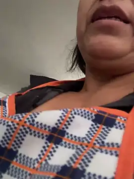 Snapshot of siri_duque chatting on 06-11-26, 07:56 siri duque online show from 06-11-26, 07:56