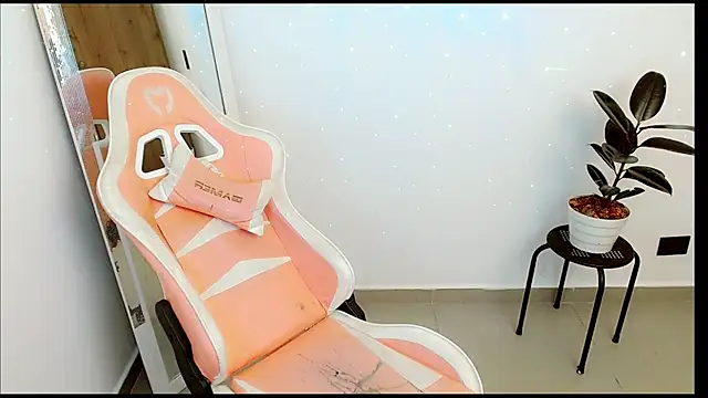 Kylie martinez online show from 04-30-26, 04:41