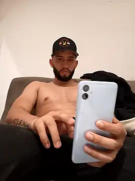 Snapshot of maxXximo777 chatting on 12-17-24, 05:18 maxXximo777 online show from 12-17-24, 05:18