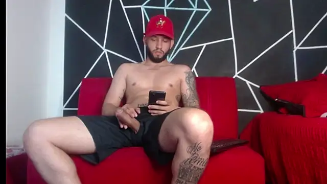 Snapshot of maxXximo777 chatting on 12-20-24, 10:32 maxXximo777 online show from 12-20-24, 10:32