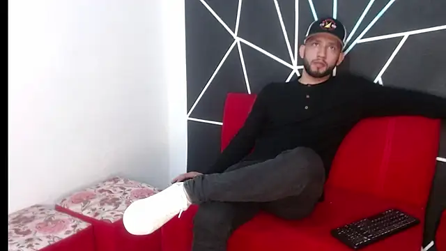 Snapshot of maxXximo777 chatting on 01-17-25, 02:08 maxXximo777 online show from 01-17-25, 02:08