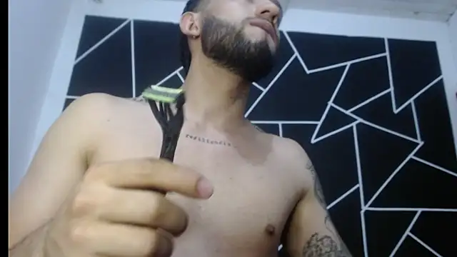 Snapshot of maxXximo777 chatting on 01-19-25, 11:43 maxXximo777 online show from 01-19-25, 11:43