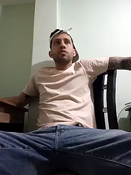 Snapshot of maxXximo777 chatting on 01-26-25, 02:45 maxXximo777 online show from 01-26-25, 02:45