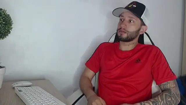 Snapshot of maxXximo777 chatting on 02-13-25, 03:35 maxXximo777 online show from 02-13-25, 03:35