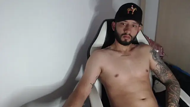 Snapshot of maxXximo777 chatting on 03-18-25, 04:59 maxXximo777 online show from 03-18-25, 04:59