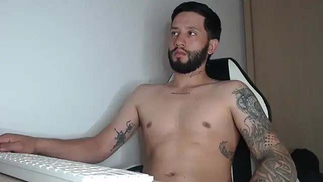 Snapshot of maxXximo777 chatting on 03-19-25, 12:59 maxXximo777 online show from 03-19-25, 12:59