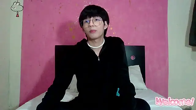 Snapshot of seung_vinblue chatting on 01-14-25, 12:35 seung vinblue online show from 01-14-25, 12:35