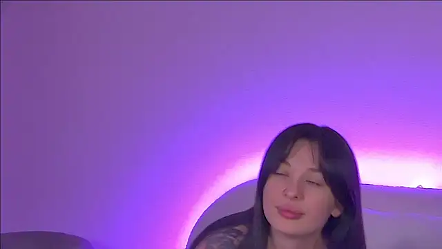 AlexandraBloom online show from 02-09-25, 03:32