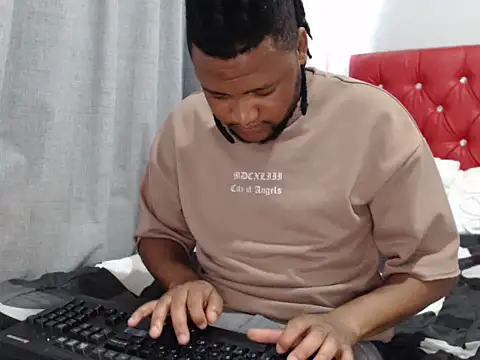 Snapshot of sexybobreezy chatting on 02-11-26, 03:06 sexybobreezy online show from 02-11-26, 03:06