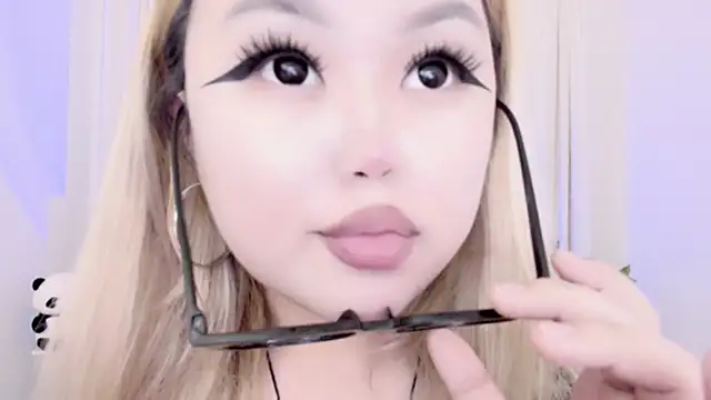 Snapshot of amelia_sunlight chatting on 03-13-25, 02:27 amelia sunlight online show from 03-13-25, 02:27