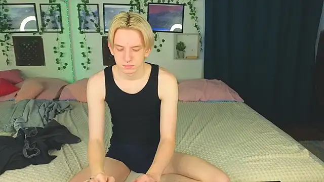 Snapshot of Ron_Vils chatting on 01-21-25, 05:49 Ron Vils online show from 01-21-25, 05:49