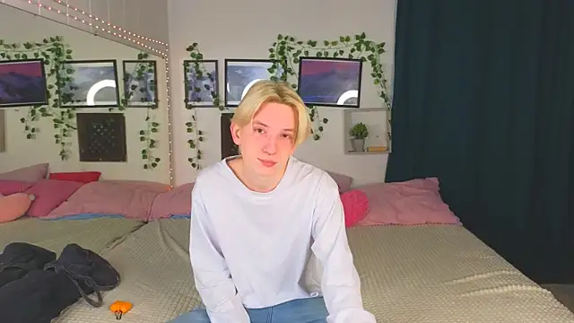 Snapshot of Ron_Vils chatting on 01-28-25, 02:53 Ron Vils online show from 01-28-25, 02:53