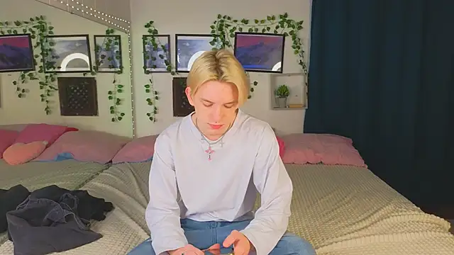 Snapshot of Ron_Vils chatting on 01-30-25, 02:49 Ron Vils online show from 01-30-25, 02:49