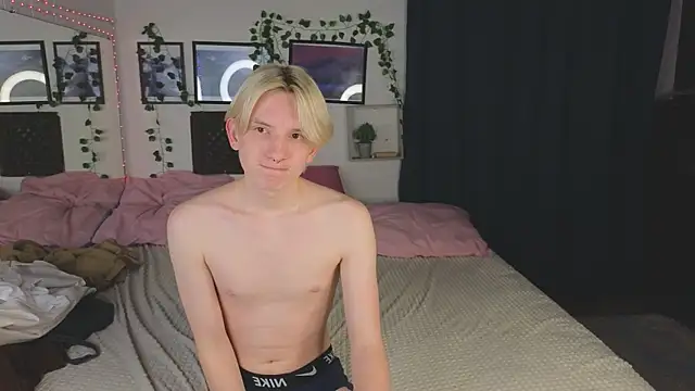 Snapshot of Ron_Vils chatting on 01-31-25, 06:36 Ron Vils online show from 01-31-25, 06:36