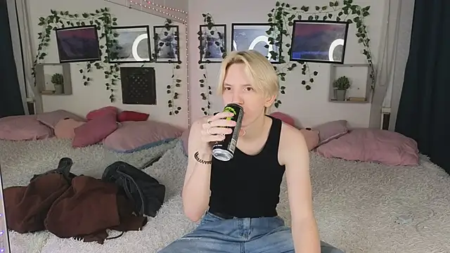 Snapshot of Ron_Vils chatting on 02-02-25, 03:17 Ron Vils online show from 02-02-25, 03:17