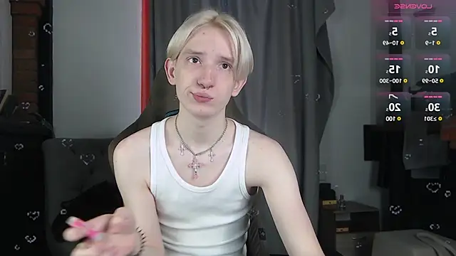 Snapshot of Ron_Vils chatting on 02-15-25, 07:27 Ron Vils online show from 02-15-25, 07:27